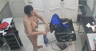 Big Boobs Aunty Changing Dress In Parlour Captured